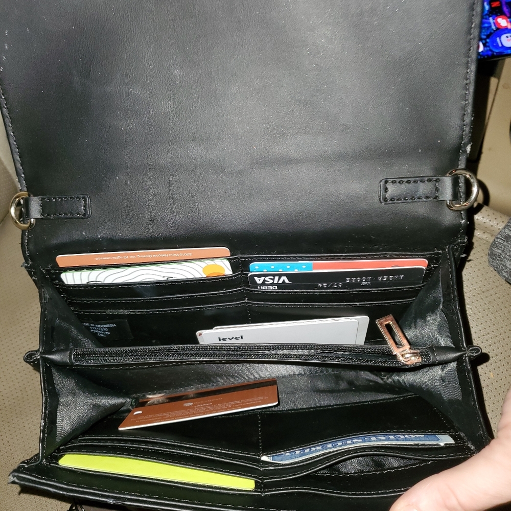 Guess wallet